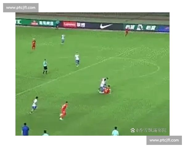 泰山队场边争议事件:彭欣力替补登场 2 分钟染红离场 泰山队场边争议事件:彭欣力替补登场 2 分钟染红离场