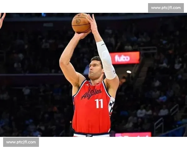 大洛佩斯意外转投快船！2 年 1800 万截胡湖人，洛城德比再添变数