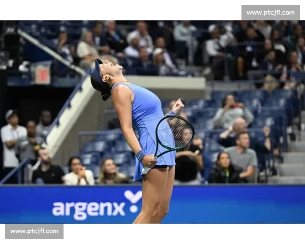 郑钦文教科书级放小球戏耍阿尼西莫娃，决胜盘关键分引爆全场！